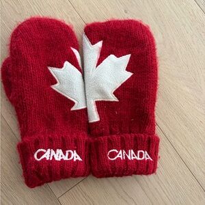 Red Canada Mittens with Maple Leaf